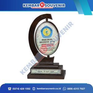 Akrilik Penghargaan DPRD Kabupaten Mappi