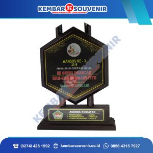 Model Plakat Kayu Kabupaten Buleleng