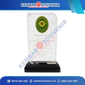 Plakat Piala Trophy Universitas Komputer Indonesia