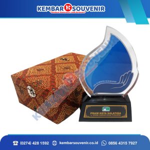 Jenis Jenis Plakat Penghargaan Kabupaten Halmahera Selatan