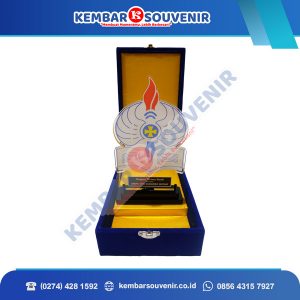 Trophy Acrylic Sekolah Tinggi Ilmu Shuffah Al-Qur'an Abdullah Bin Mas'ud Online Lampung Selatan