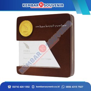 Souvenir Wayang Kulit Gubernur Bank Indonesia