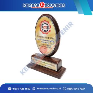 Plakat Piala Trophy PT Mega Manunggal Property Tbk.
