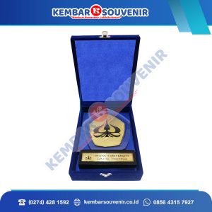 Piala Plakat Ace Hardware Indonesia Tbk