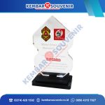Model Piala Akrilik Kabupaten Way Kanan