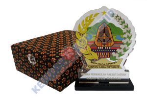 Model Piala Akrilik DPRD Kabupaten Bolaang Mongondow