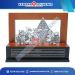 Plakat Akrilik Unik PT Maming Enam Sembilan Mineral Tbk.