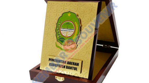 Contoh Trophy Akrilik Dewan Perwakilan Rakyat