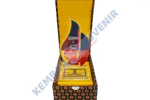 Trophy Akrilik Kabupaten Kolaka